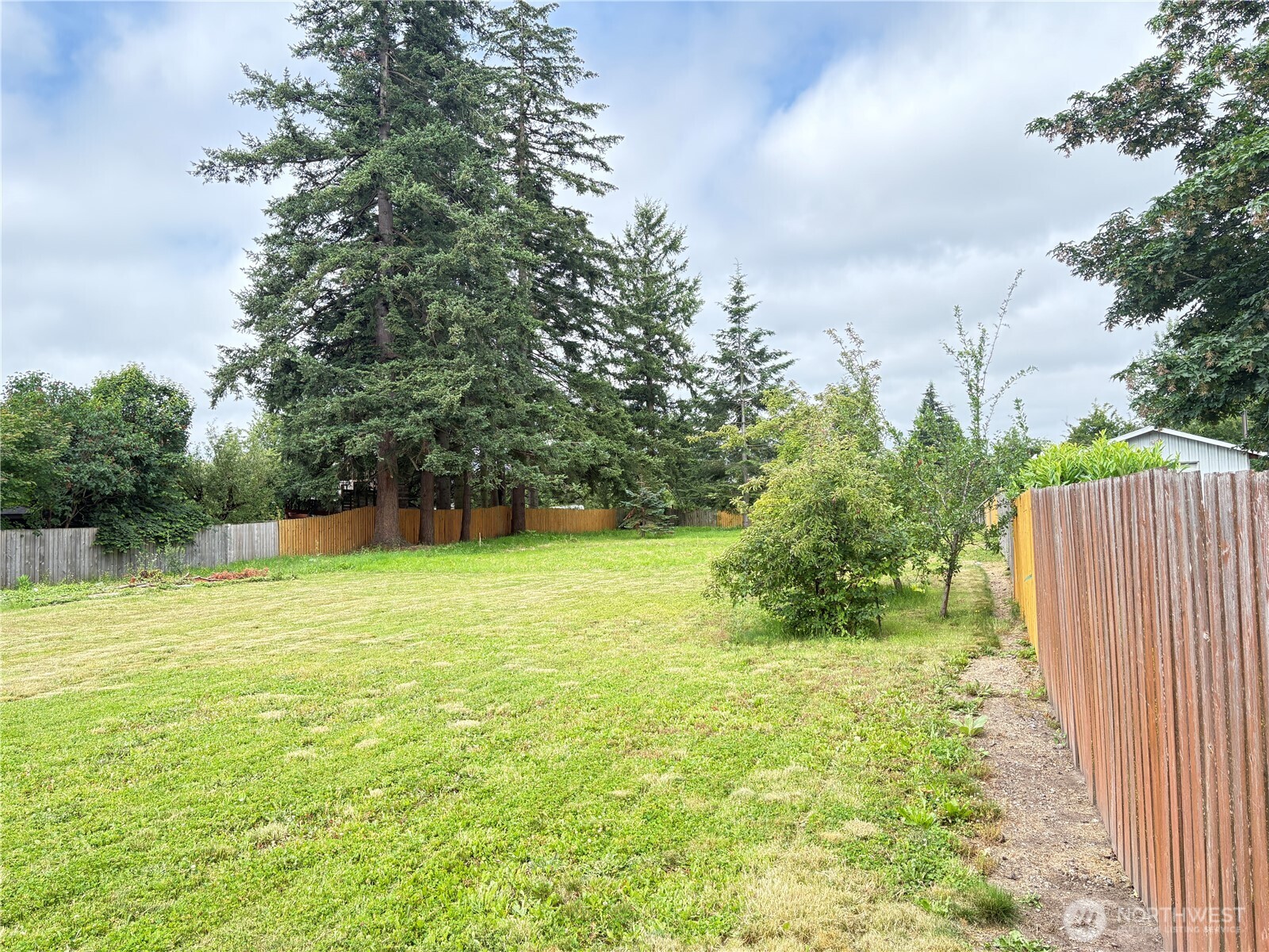 1828 Gossard Street Property Photo 26
