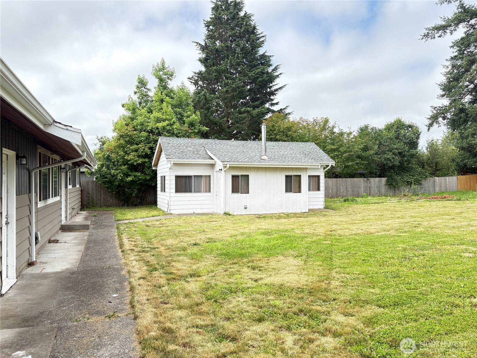 1828 Gossard Street Property Photo 27