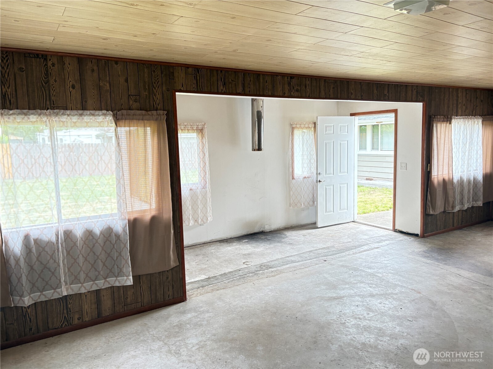 1828 Gossard Street Property Photo 31