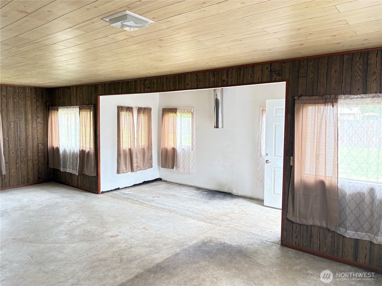 1828 Gossard Street Property Photo 32