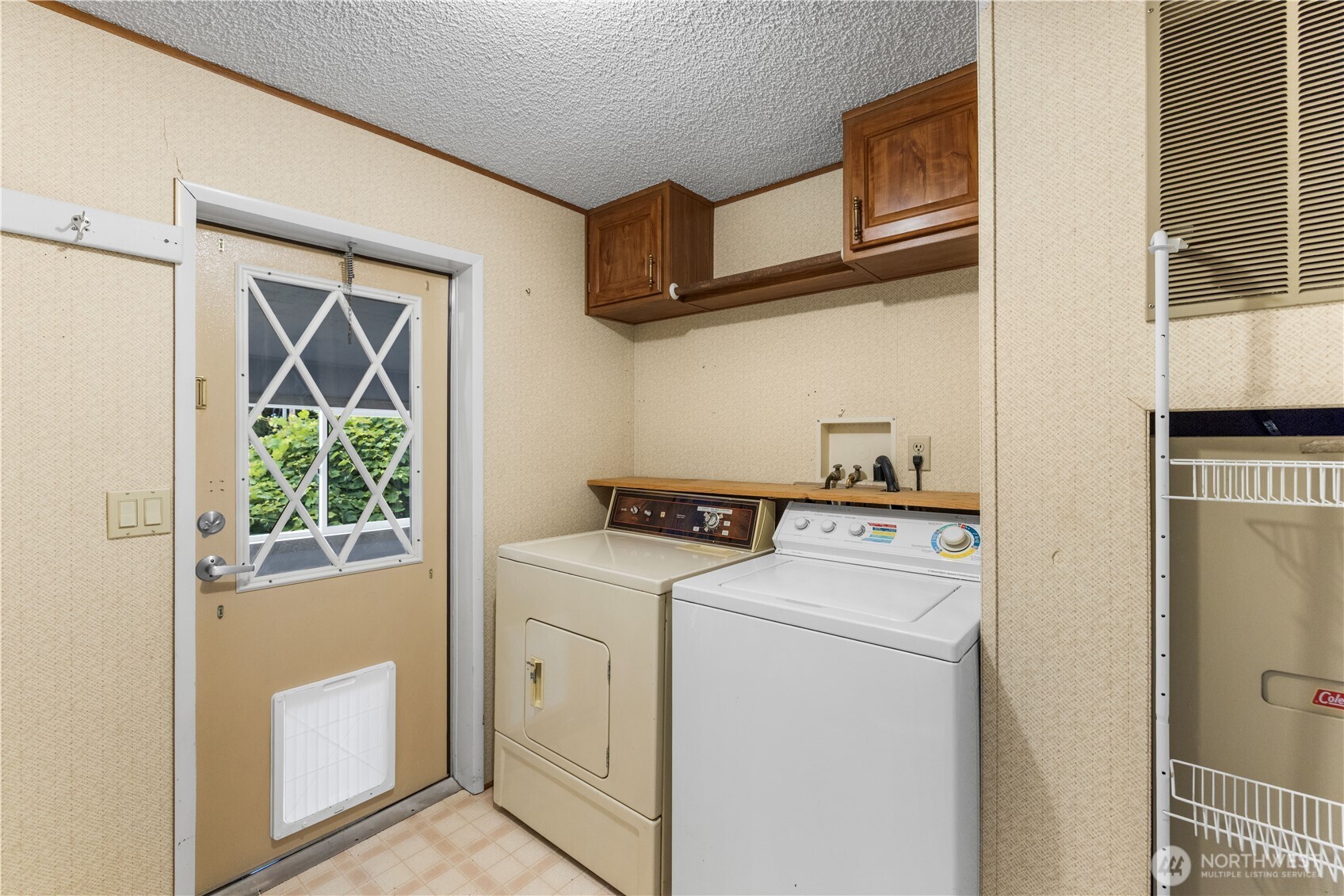 4582 Guemes Way Property Photo 23