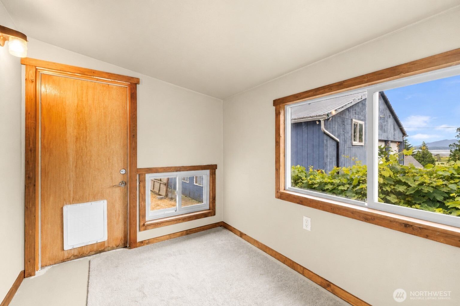 4582 Guemes Way Property Photo 24