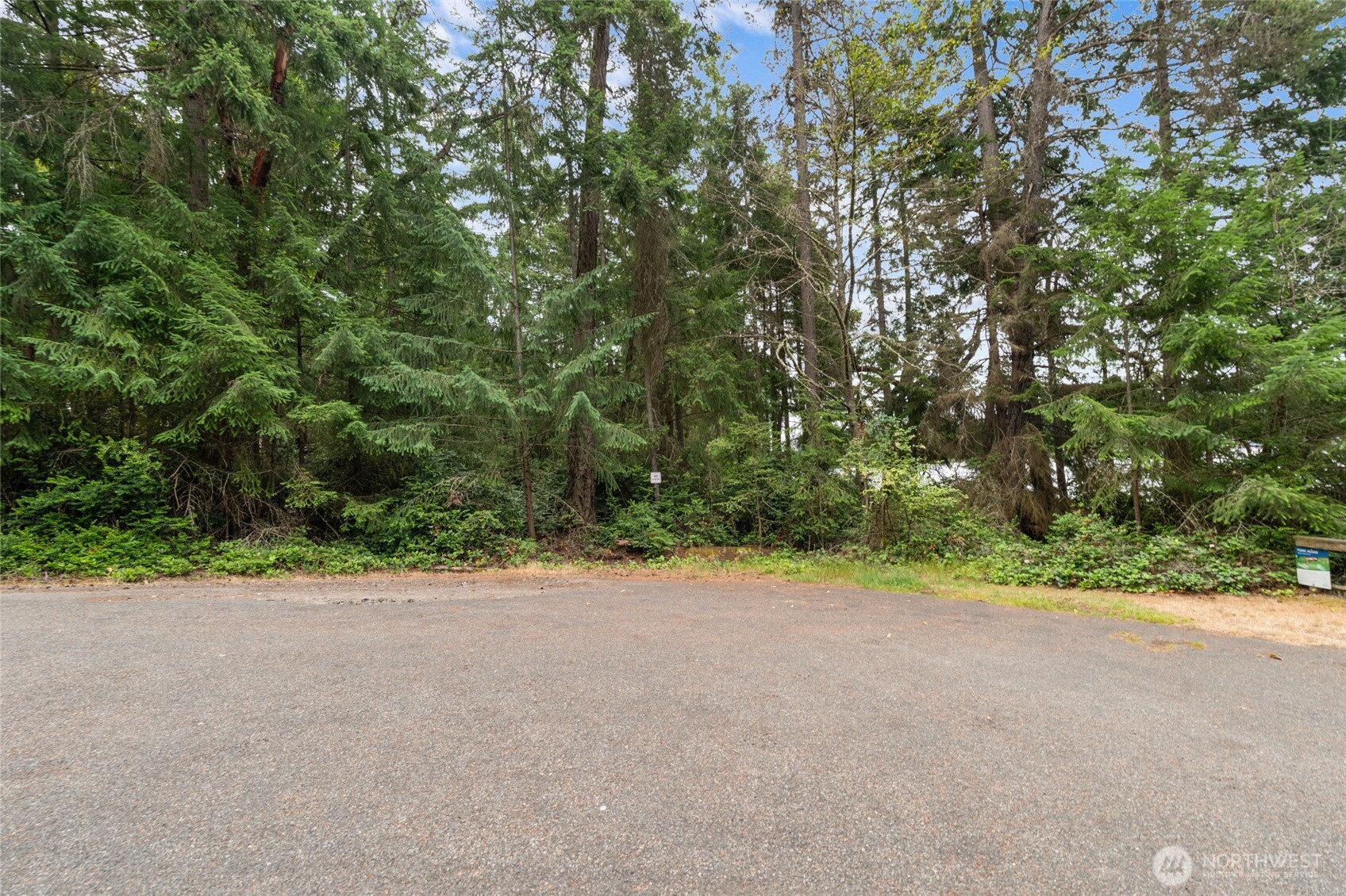 10718 Trout Place Property Photo 6