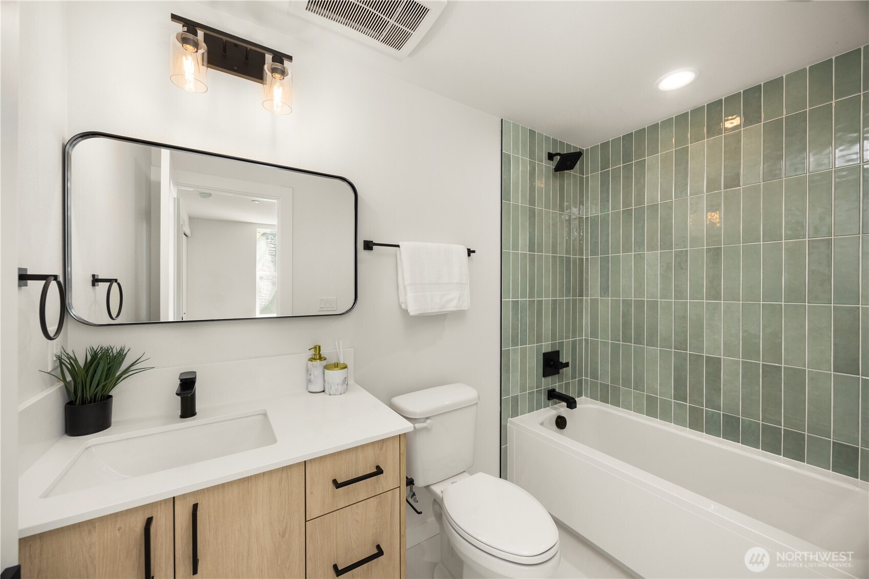 3852 Carr Place Property Photo 11
