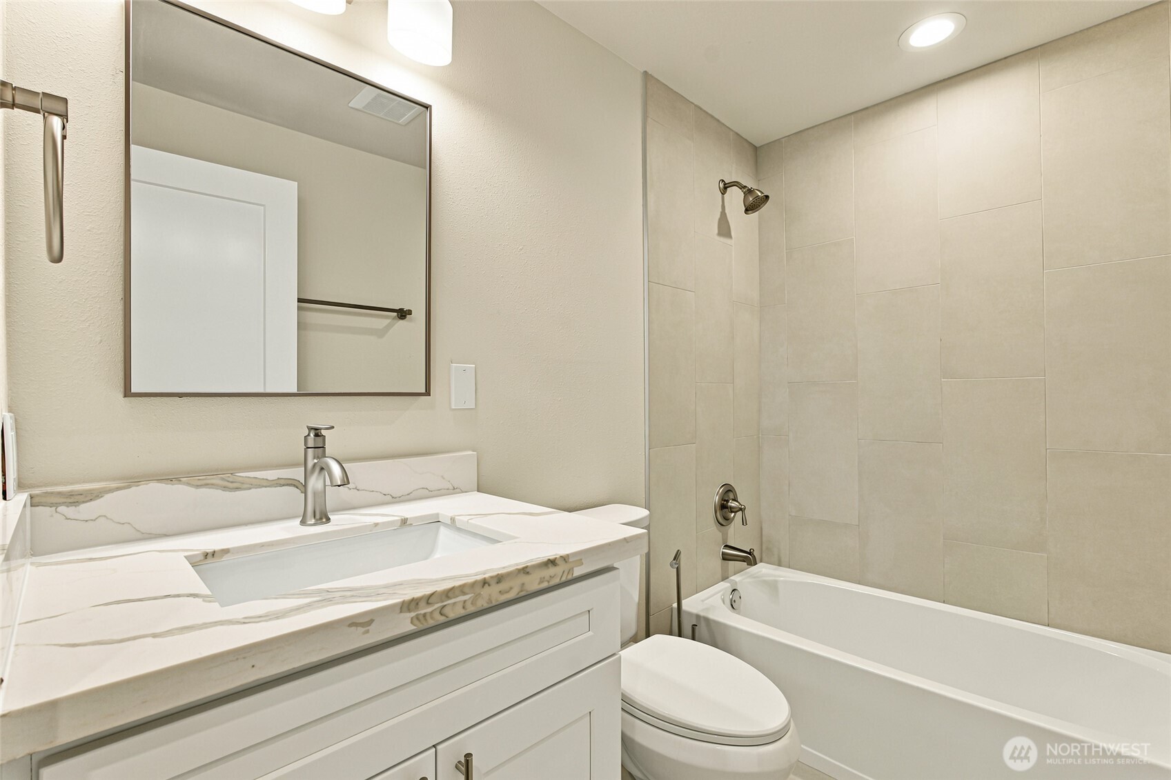 11030 Tempo Lake Drive Property Photo 13
