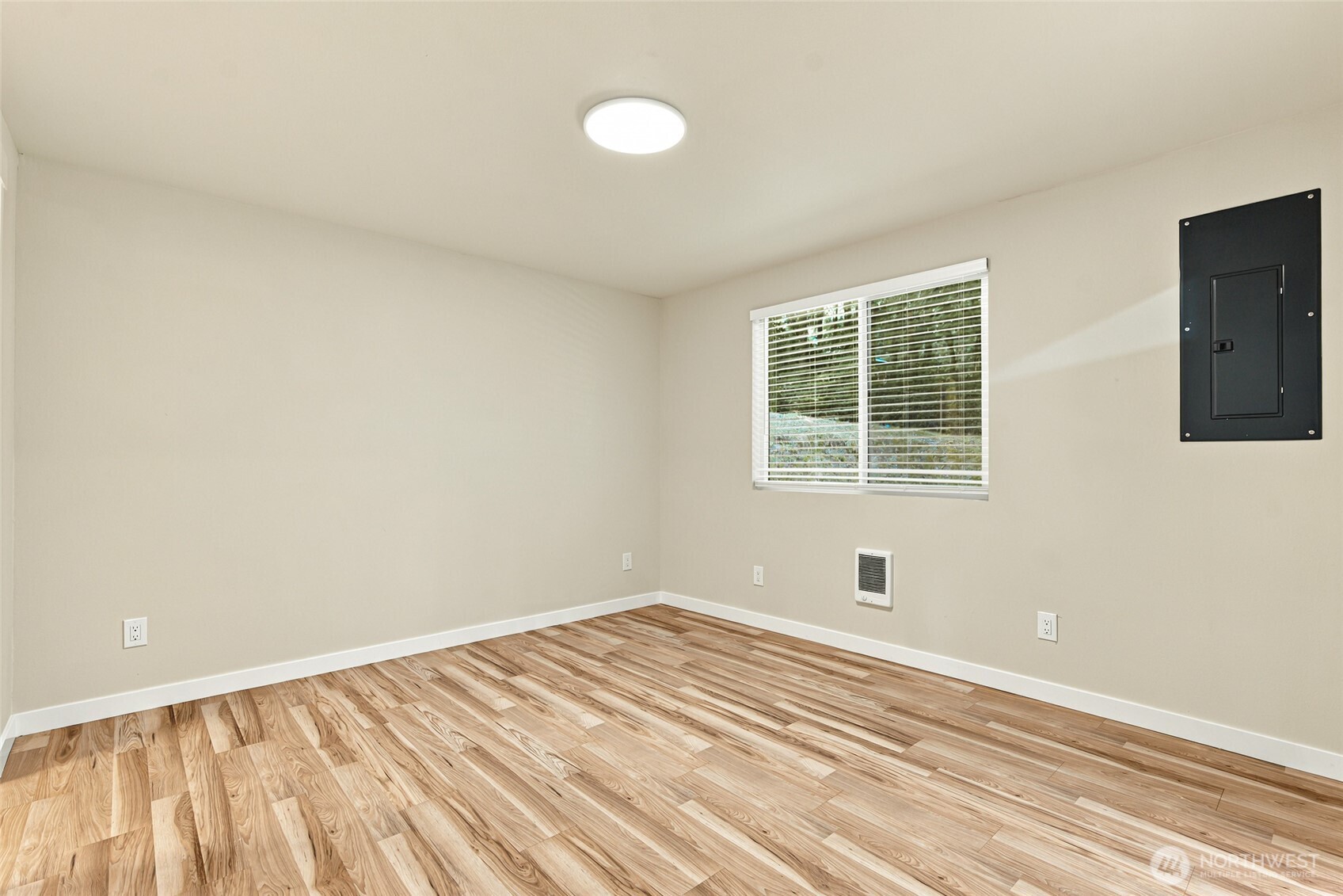 11030 Tempo Lake Drive Property Photo 17