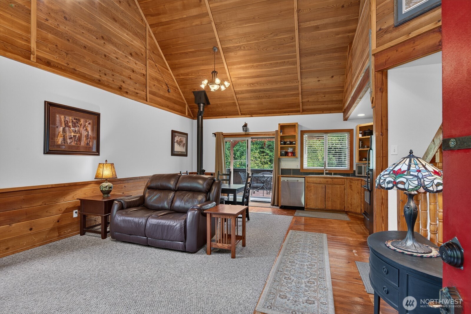 1649 Hemlock Drive Property Photo 8