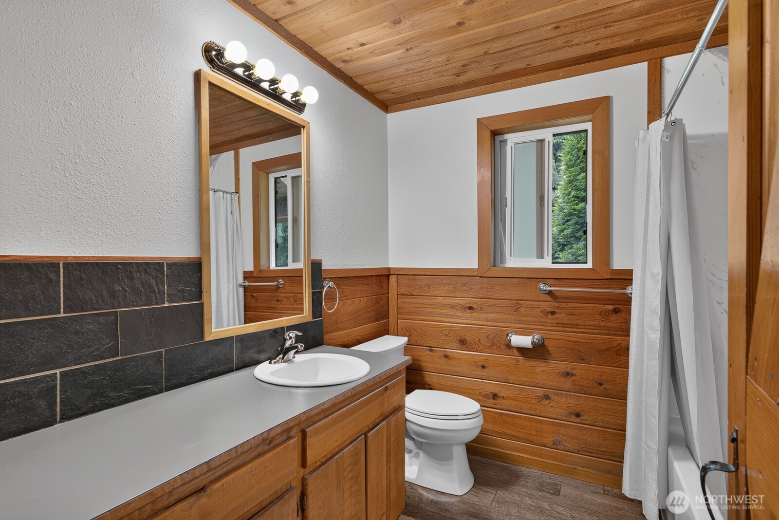 1649 Hemlock Drive Property Photo 25