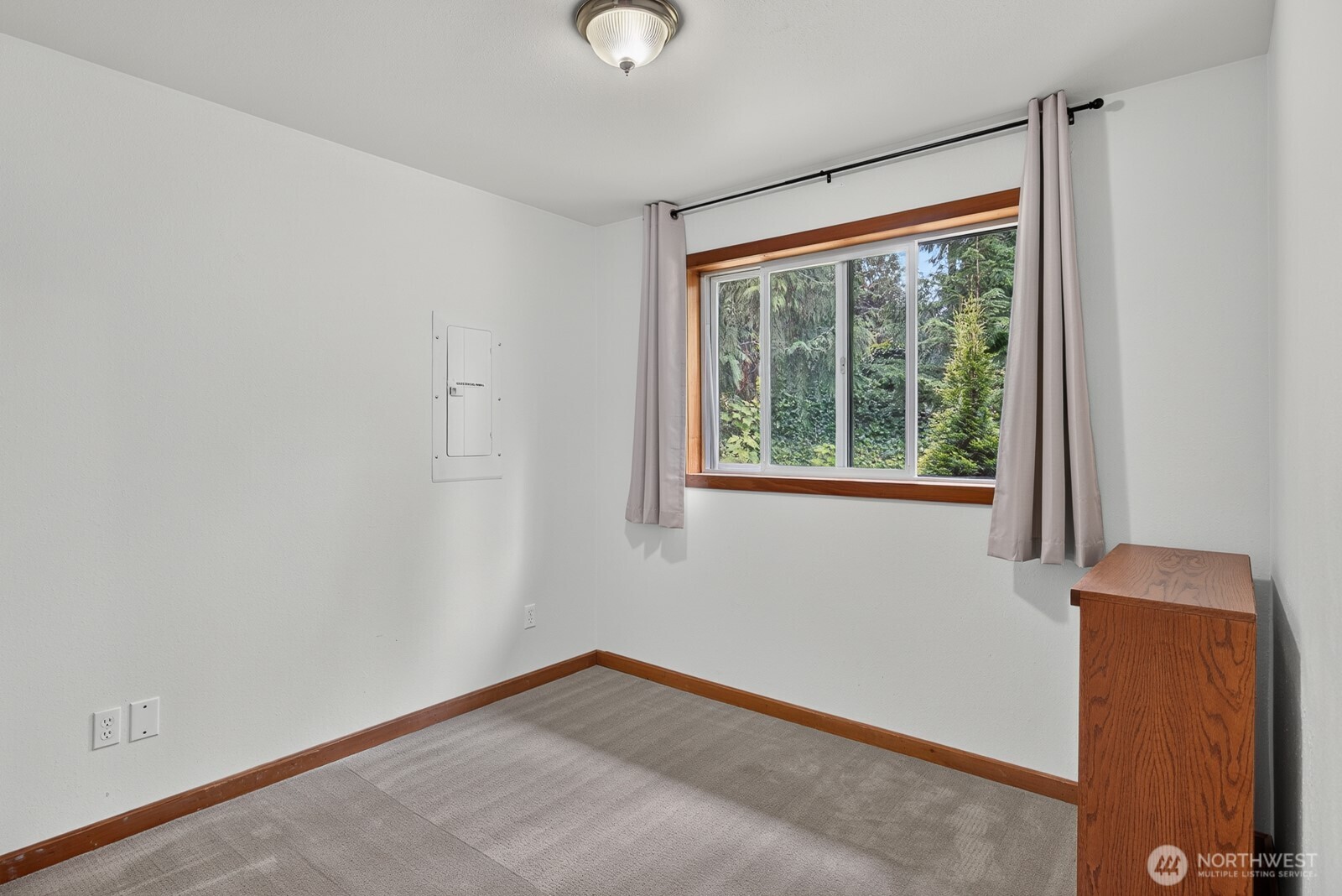 1649 Hemlock Drive Property Photo 27