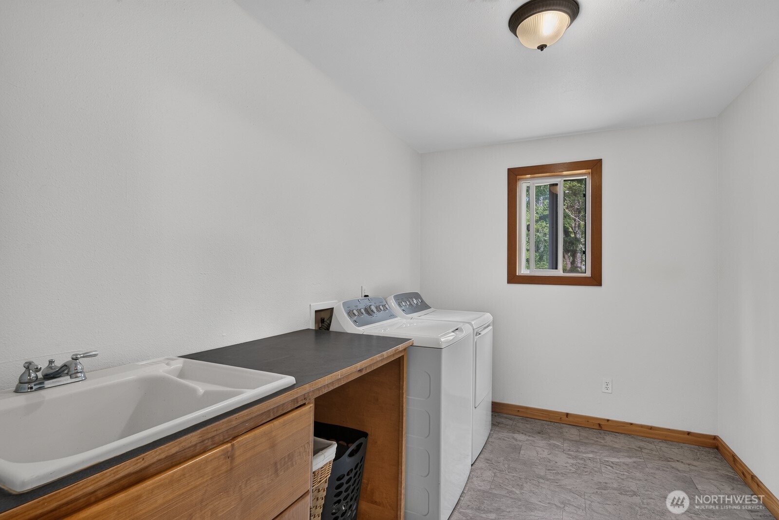 1649 Hemlock Drive Property Photo 28