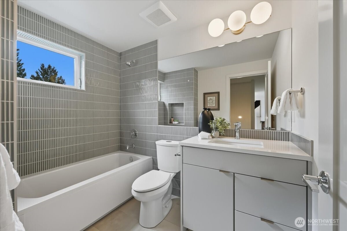 13047 39th Avenue A Property Photo 12