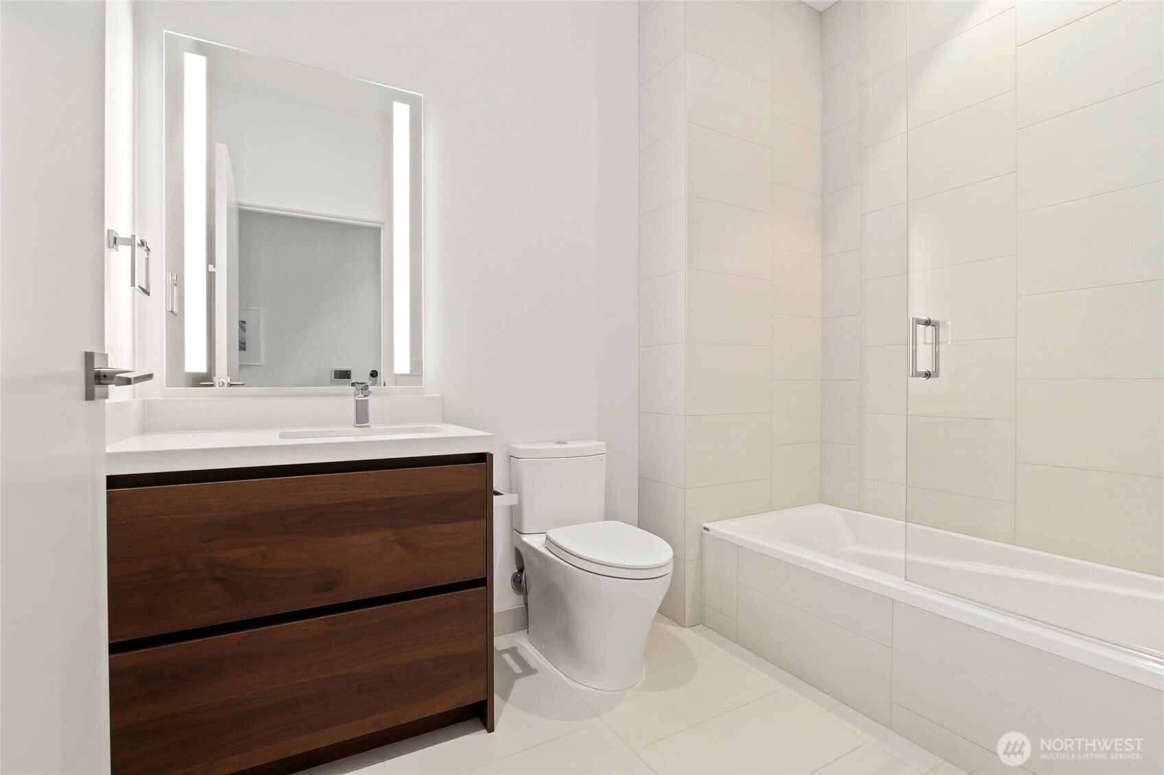 188 Bellevue Way 2102 Property Photo 19