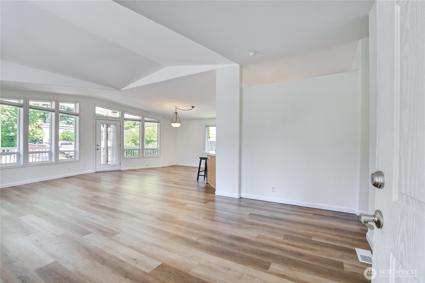 3232 206th Place Property Photo 3