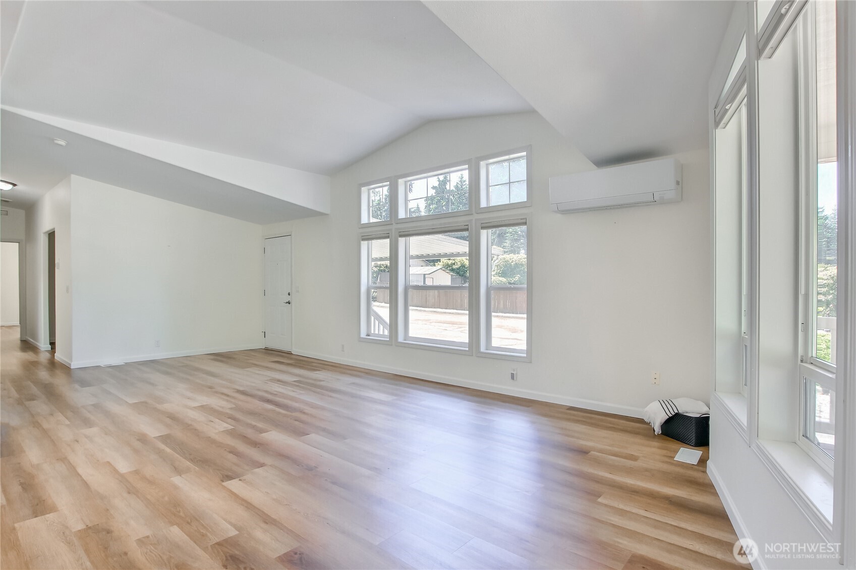 3232 206th Place Property Photo 5