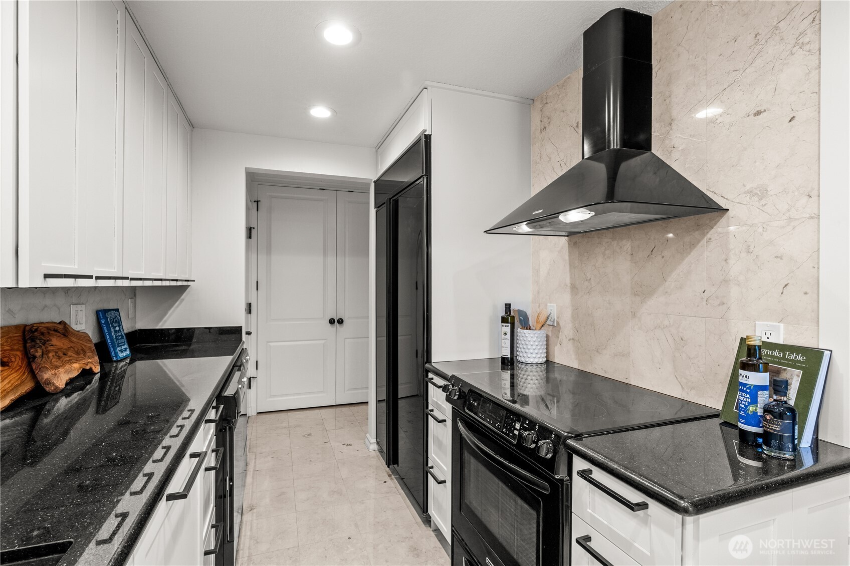 2501 Canterbury Lane 203 Property Photo 12