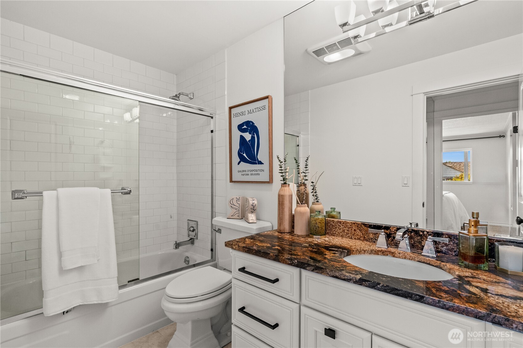 2501 Canterbury Lane 203 Property Photo 18
