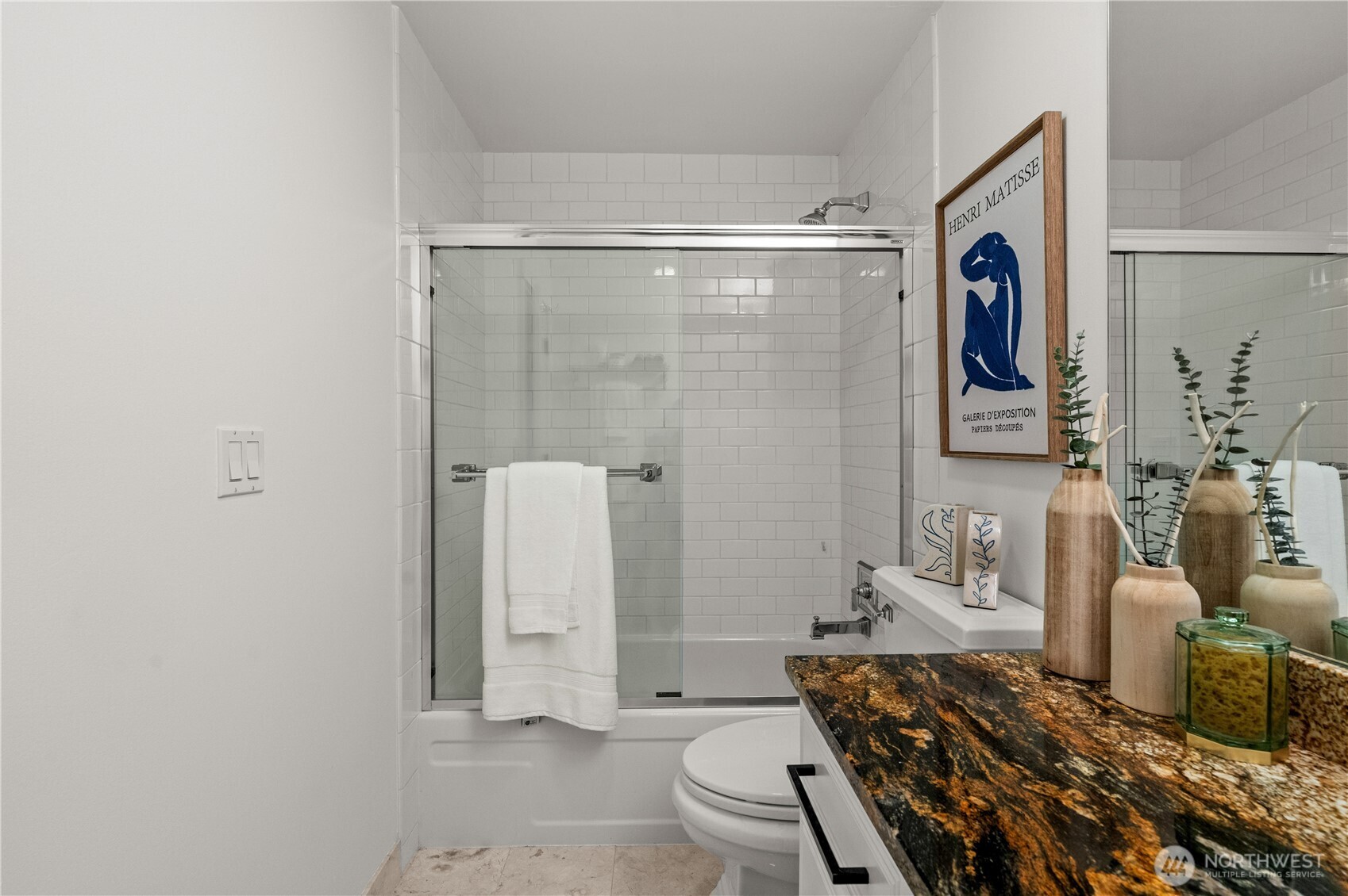 2501 Canterbury Lane 203 Property Photo 19