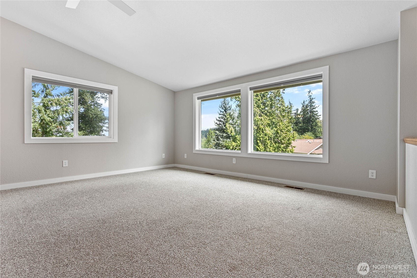 3881 Magrath Road Property Photo 5