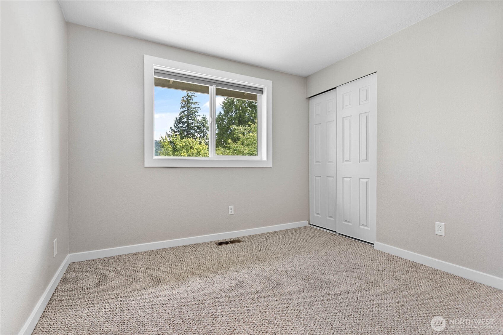 3881 Magrath Road Property Photo 22