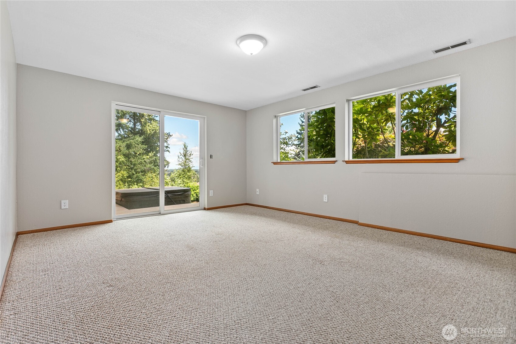 3881 Magrath Road Property Photo 27