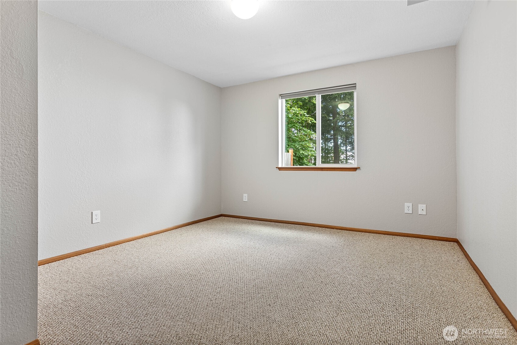3881 Magrath Road Property Photo 28