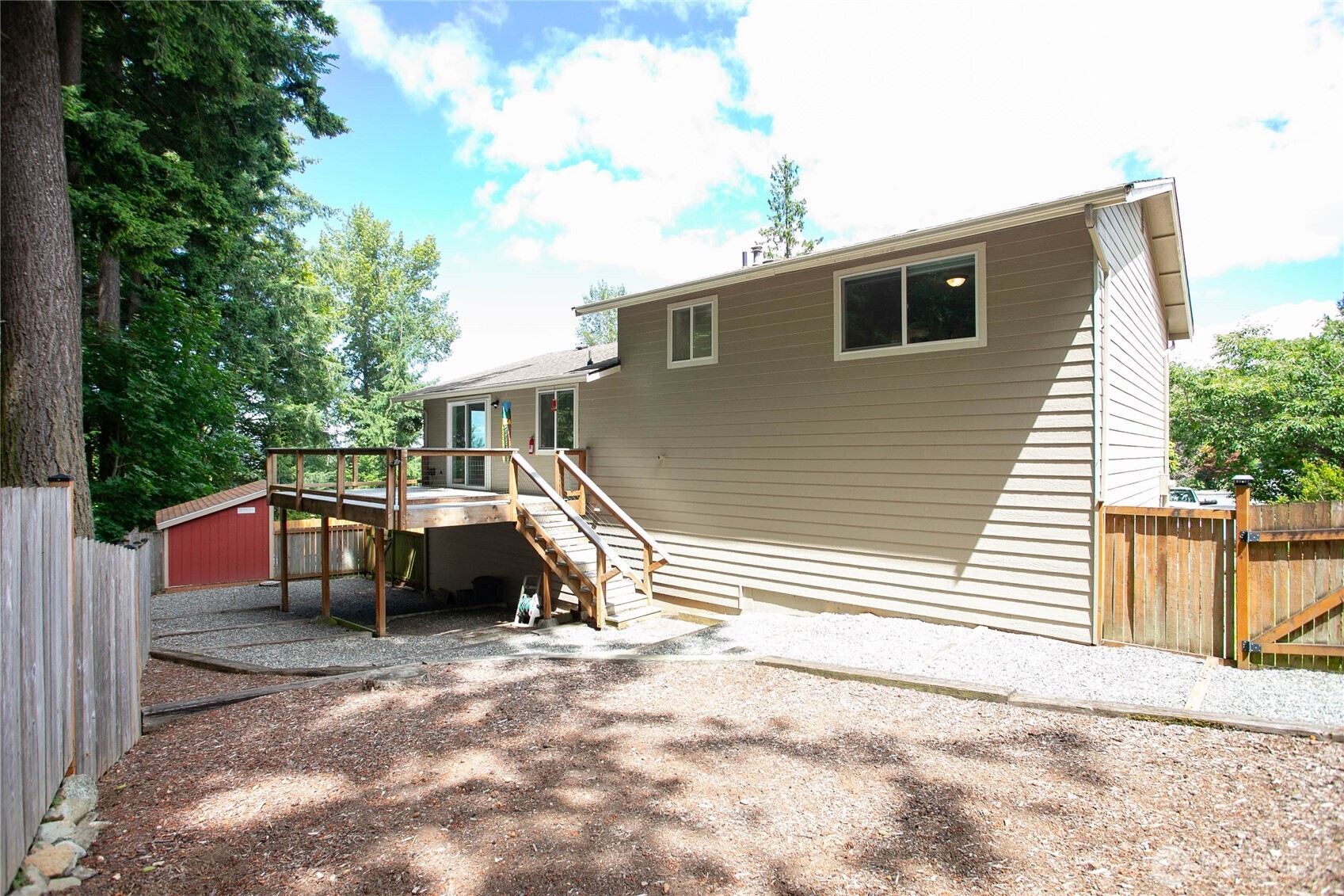 3881 Magrath Road Property Photo 31