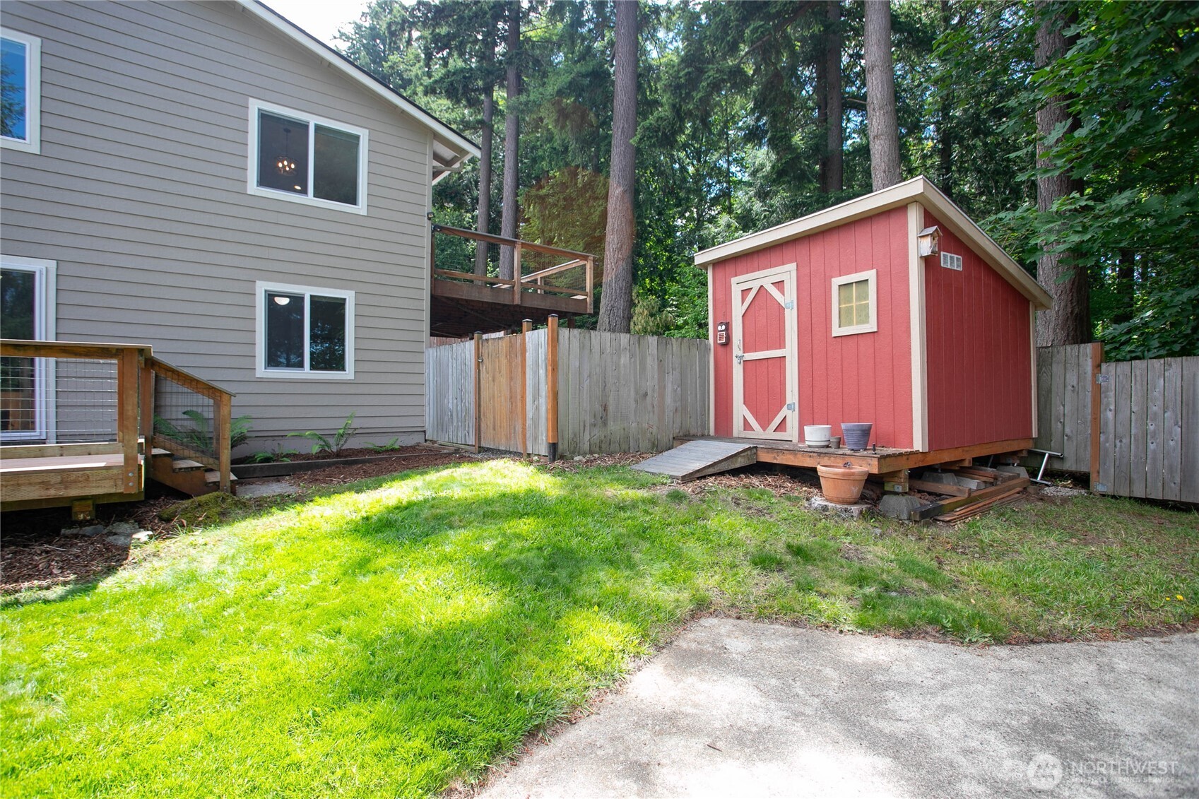 3881 Magrath Road Property Photo 34