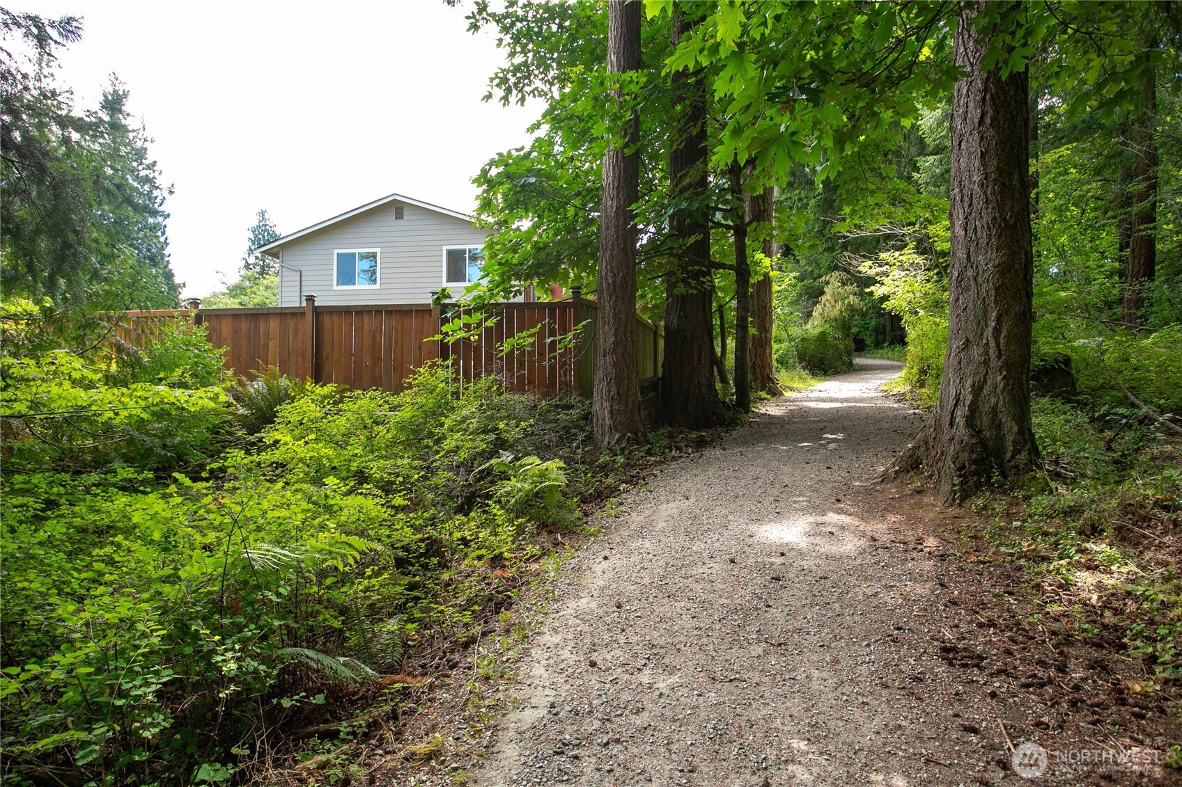 3881 Magrath Road Property Photo 38