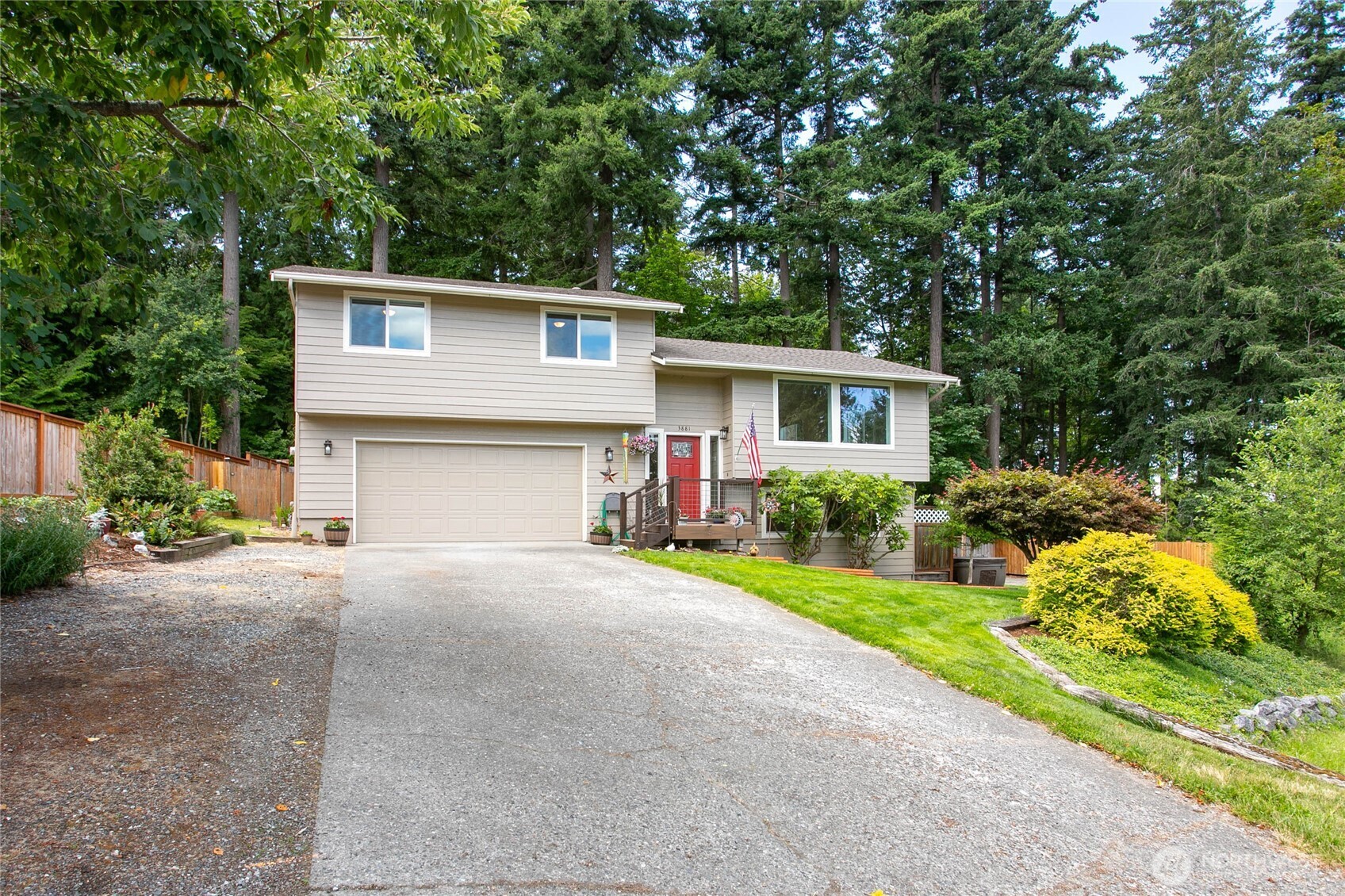 3881 Magrath Road Property Photo 39