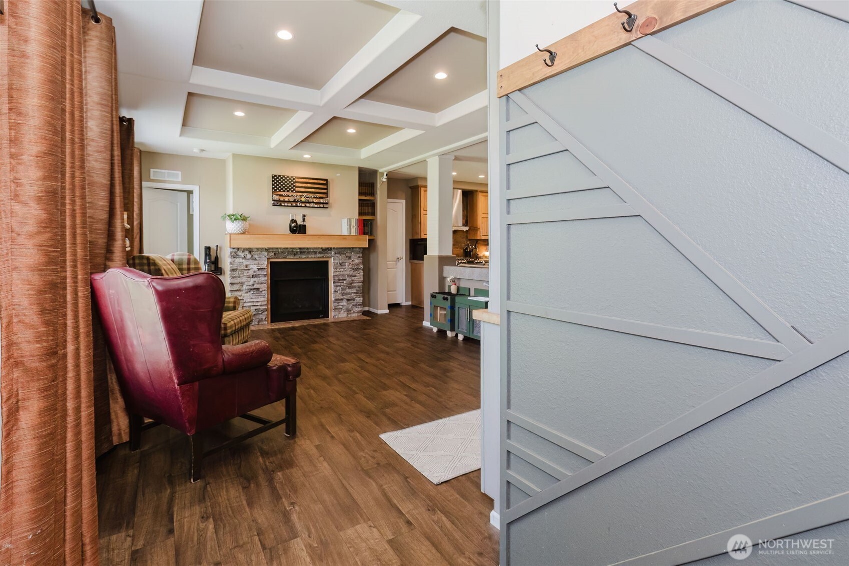 5709 Ne Woodburn Road Property Photo 4