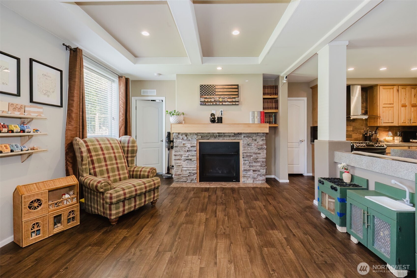5709 Ne Woodburn Road Property Photo 6