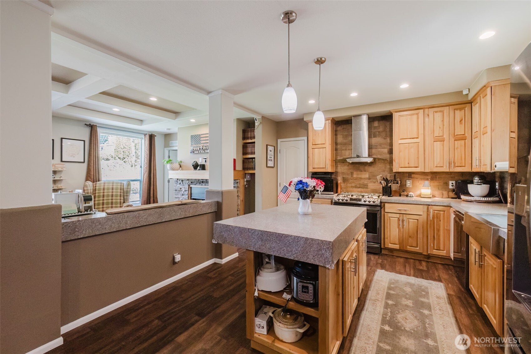 5709 Ne Woodburn Road Property Photo 10