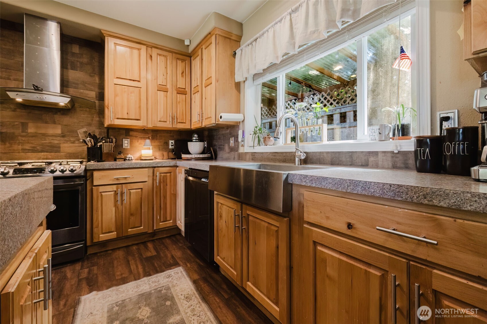 5709 Ne Woodburn Road Property Photo 11