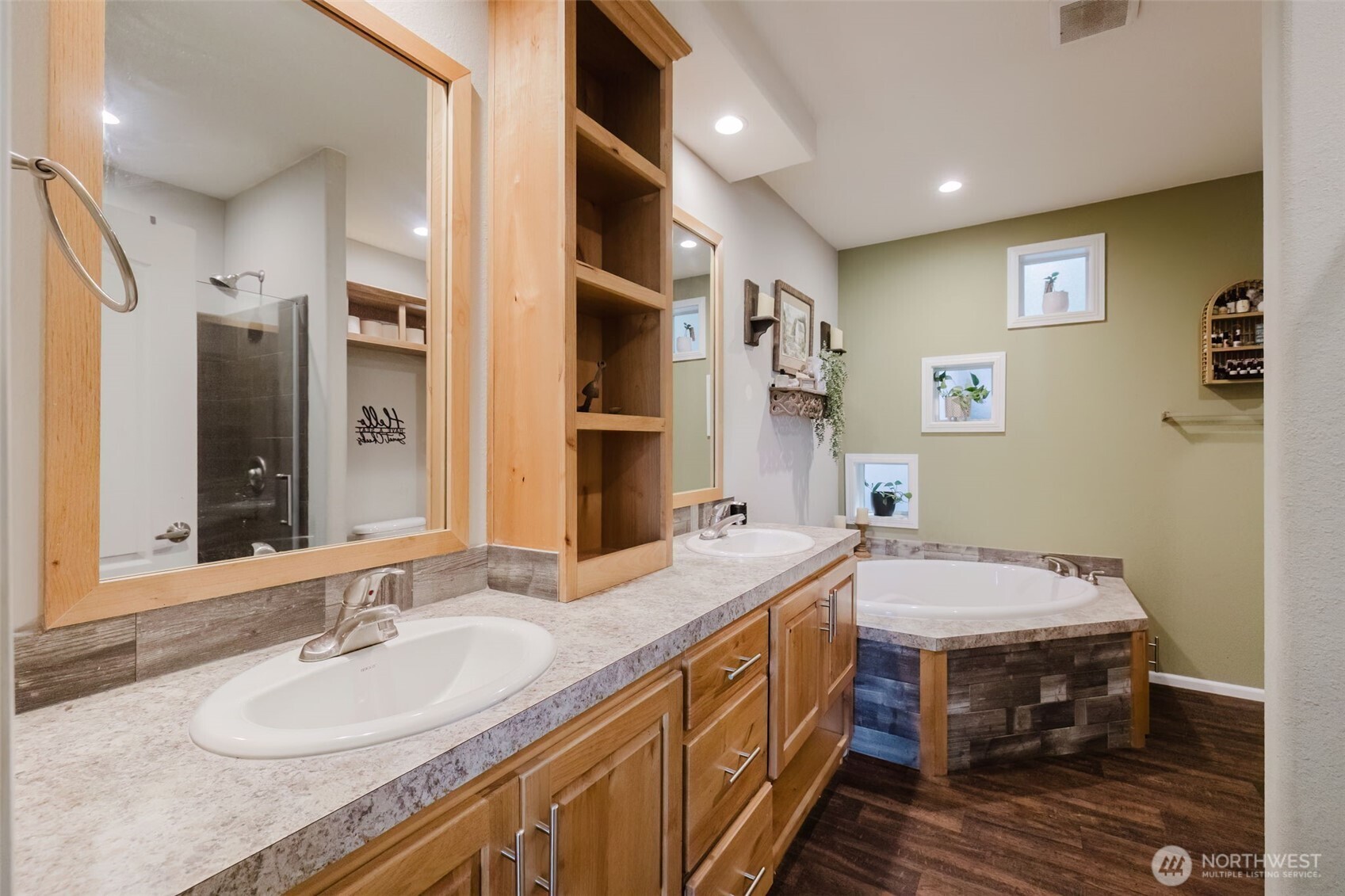 5709 Ne Woodburn Road Property Photo 20