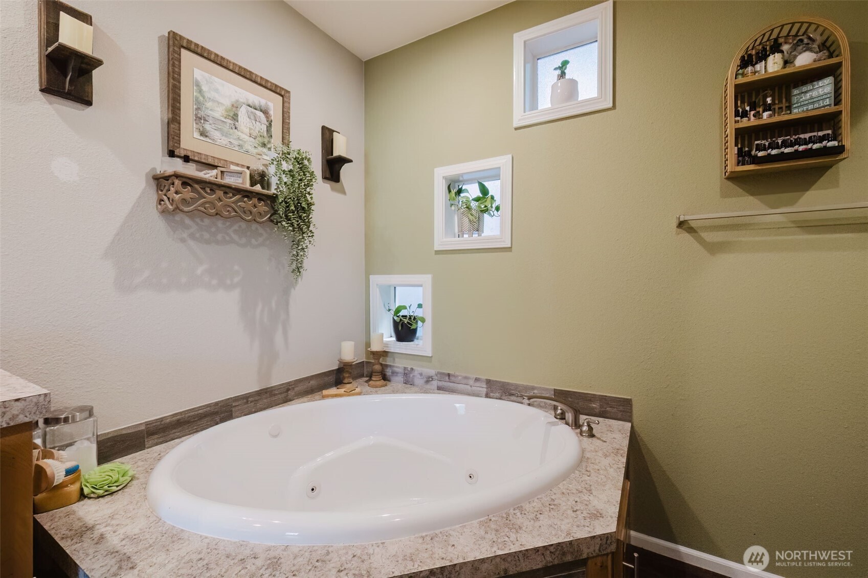 5709 Ne Woodburn Road Property Photo 21