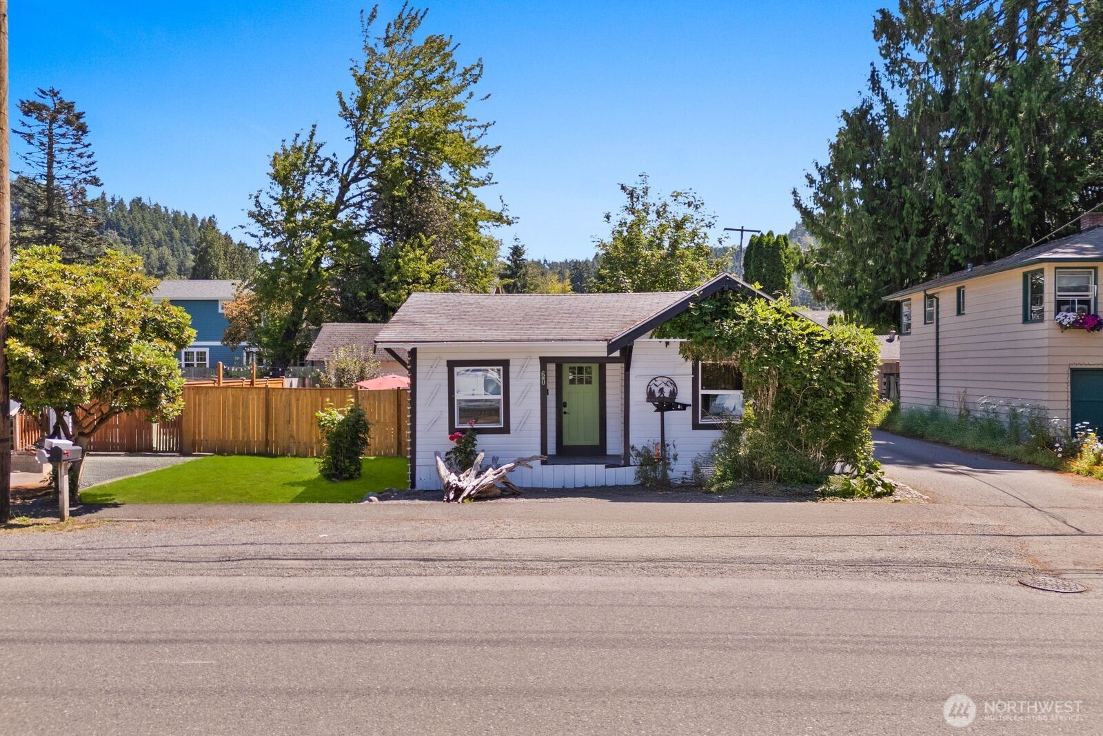 60 2nd Avenue Property Photo 1