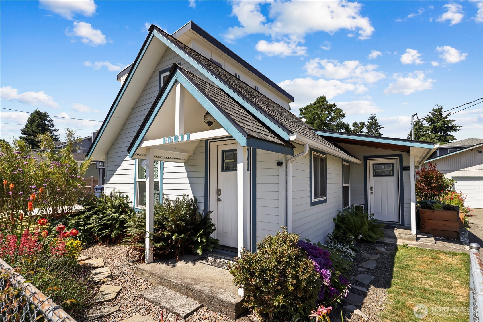 10611 2nd Place Property Photo 3