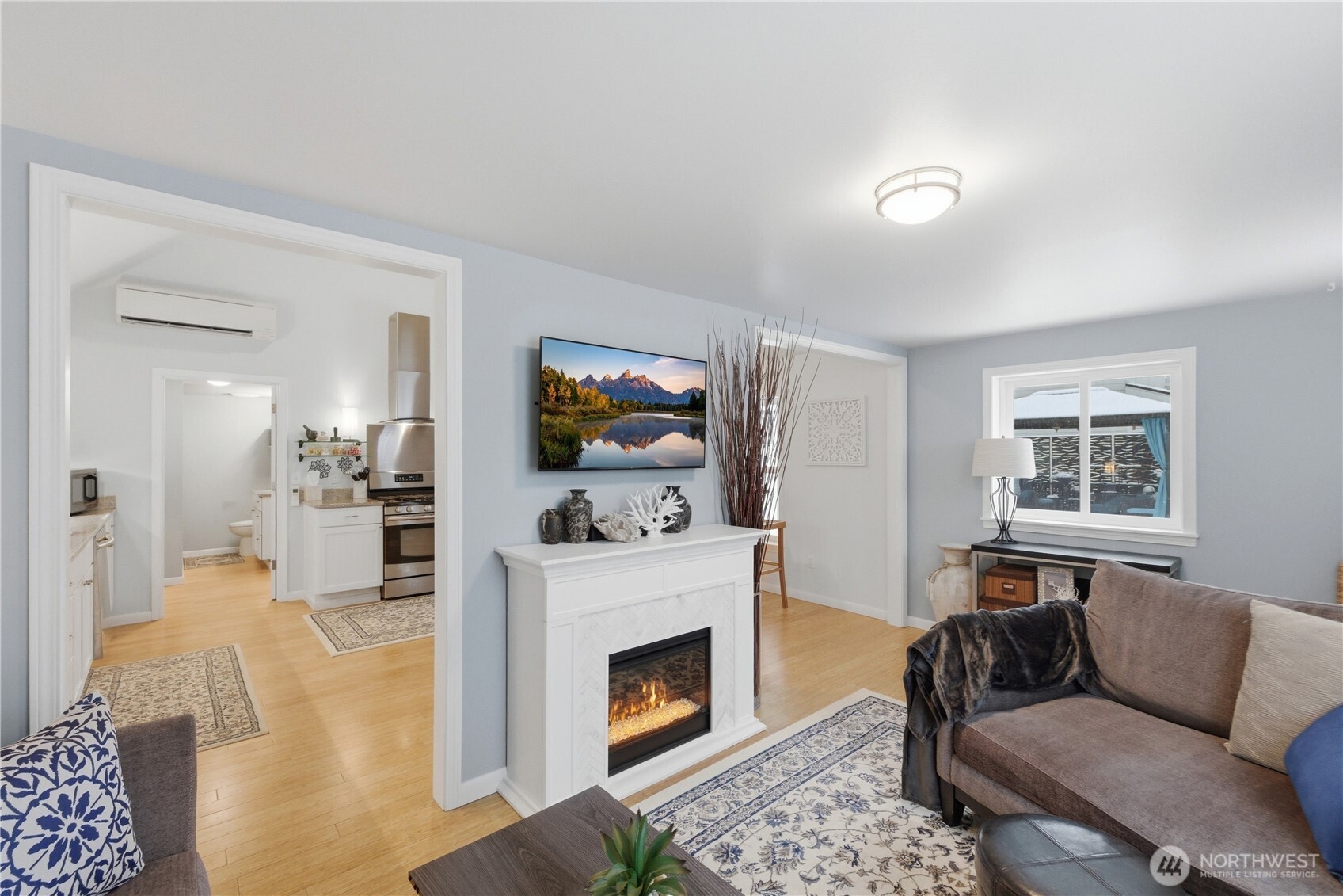 10611 2nd Place Property Photo 6