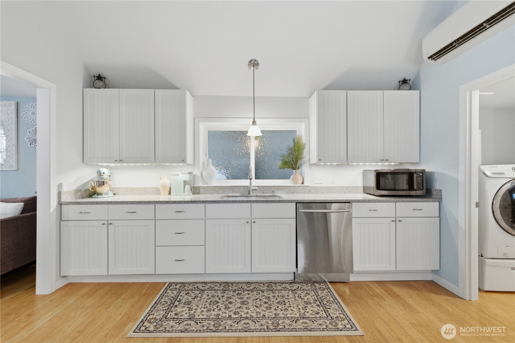 10611 2nd Place Property Photo 10