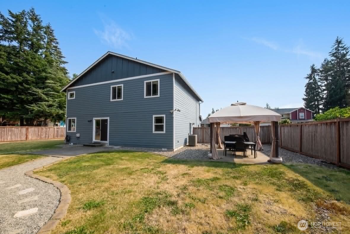 301 135th Place Property Photo 5