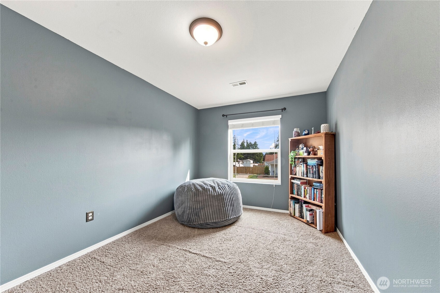 301 135th Place Property Photo 27