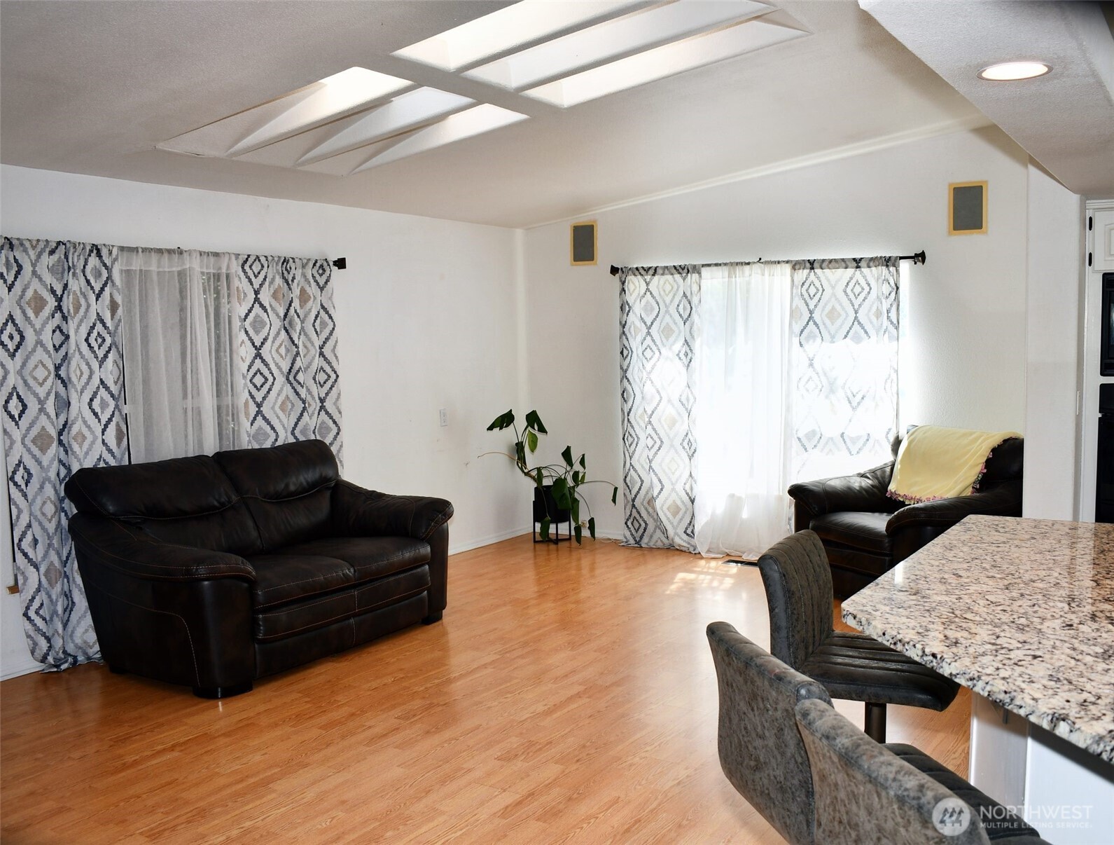 84693 Ringer Road Property Photo 9