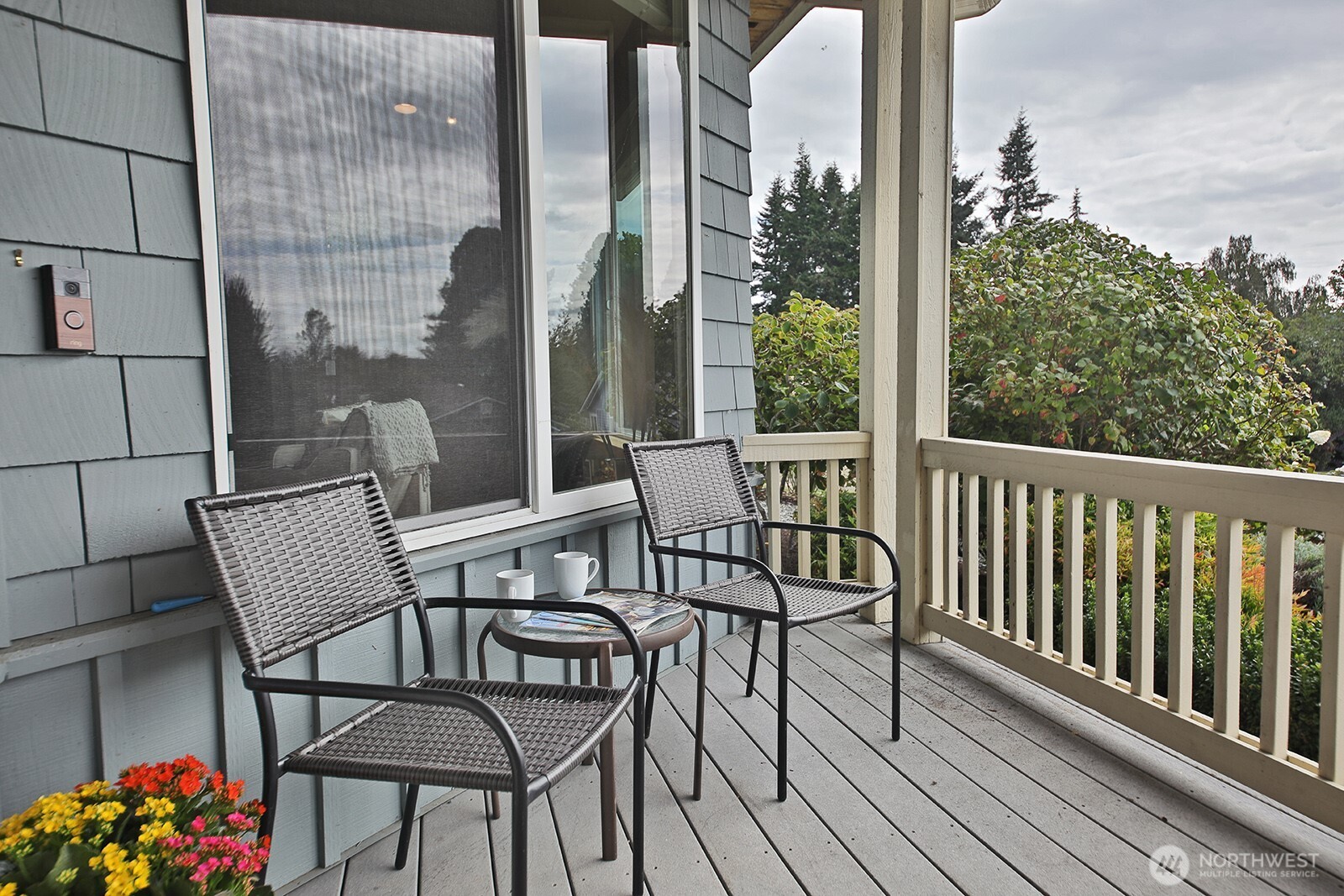 5674 Lenz Place Property Photo 4