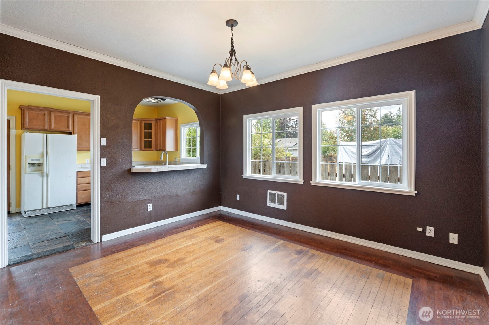 1208 W Pear Street Property Photo 11