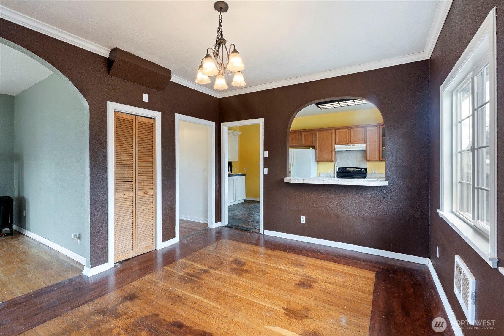 1208 W Pear Street Property Photo 13