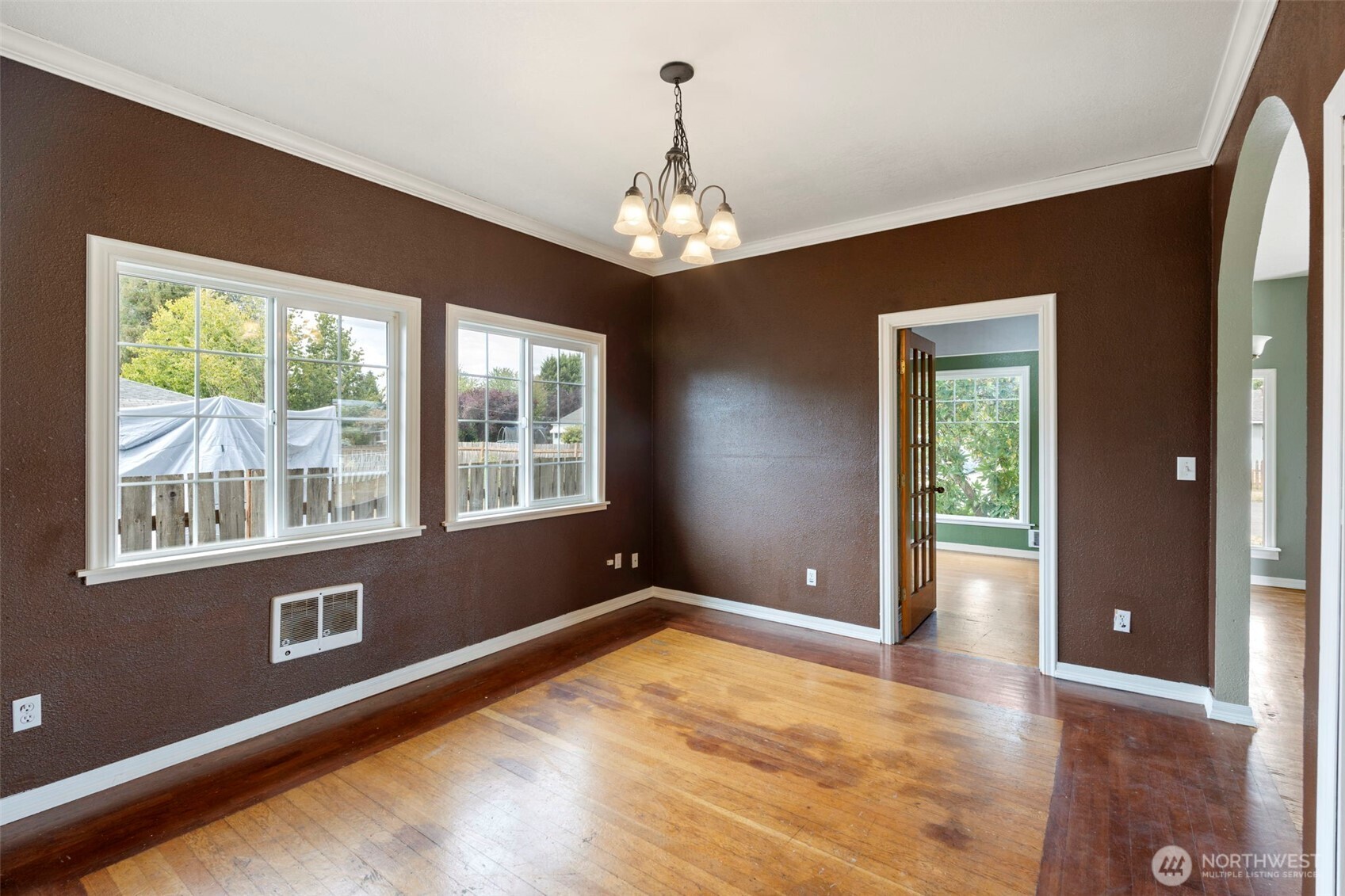 1208 W Pear Street Property Photo 14
