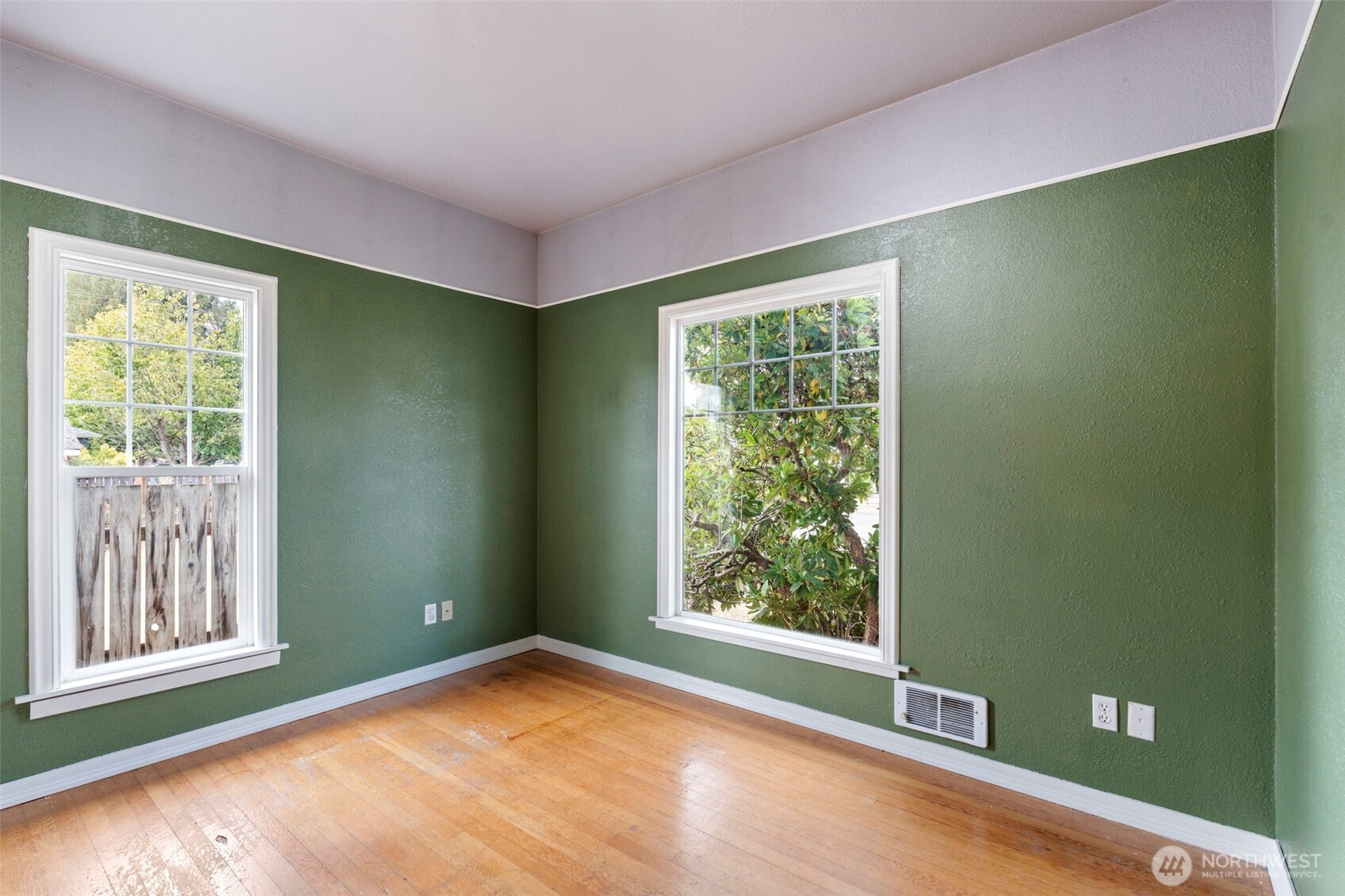 1208 W Pear Street Property Photo 16
