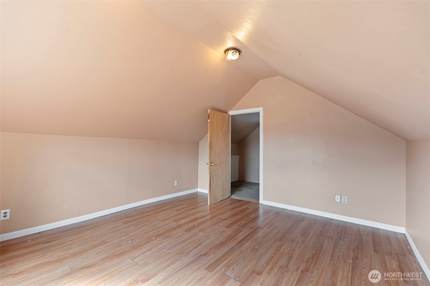 1208 W Pear Street Property Photo 22