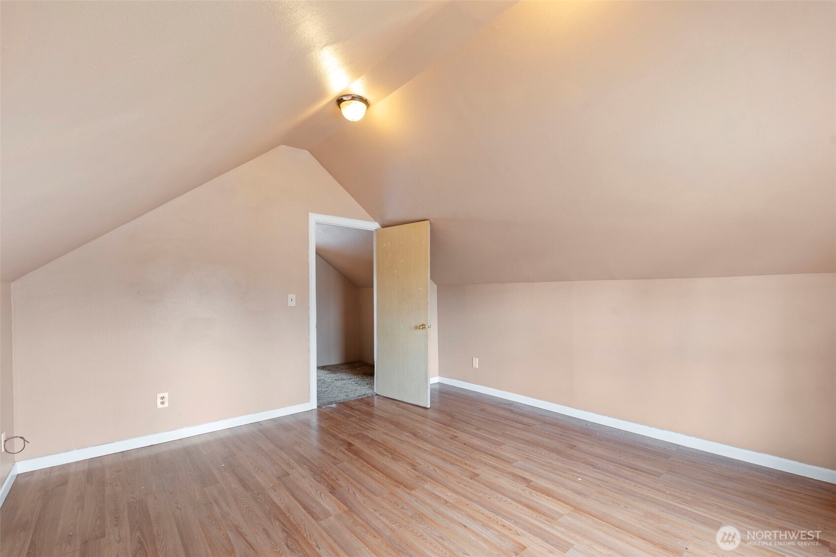 1208 W Pear Street Property Photo 24