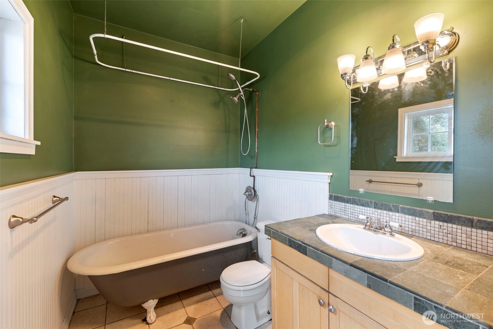 1208 W Pear Street Property Photo 26